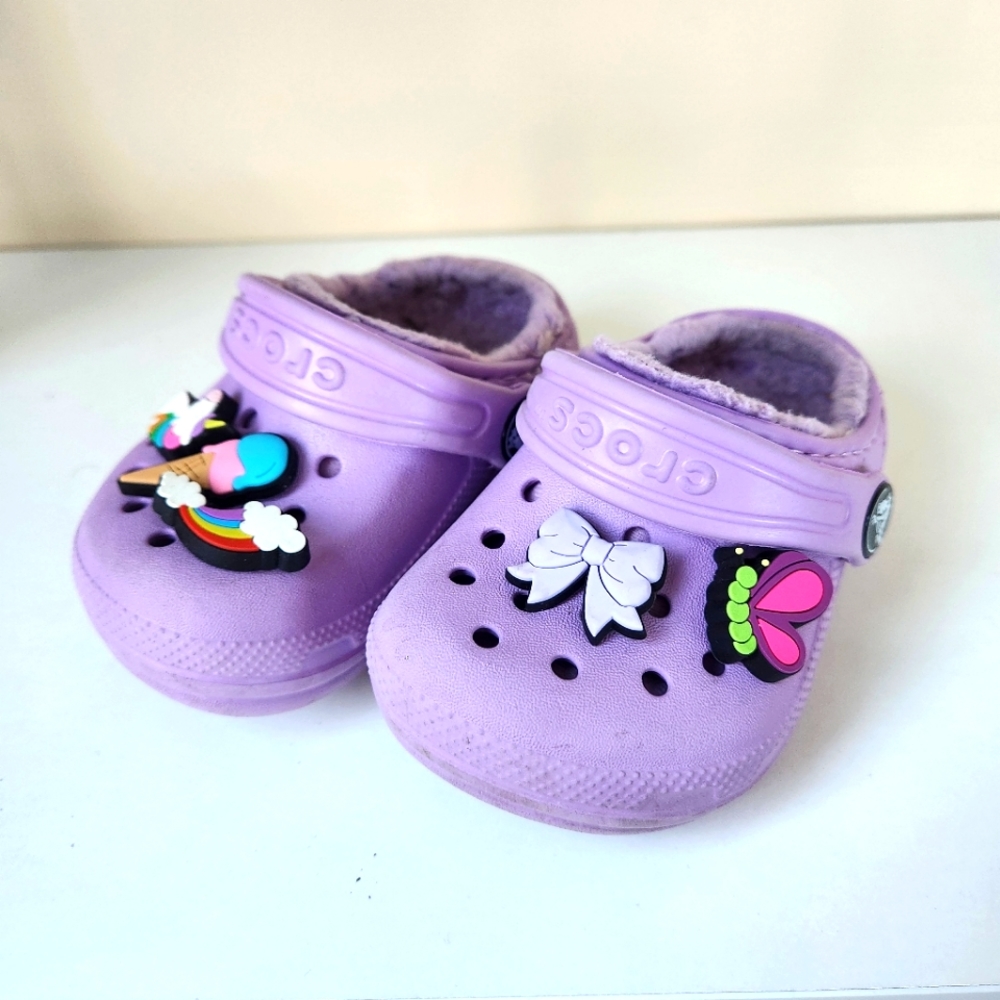Crocs size C 4 toddler girl shoes With Plush Fleece Linning US Size 4.5"